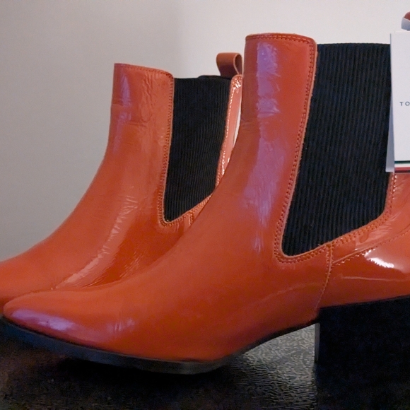 Tommy Hilfiger Orange Ankle Boots with Gold Hardware - Picture 4 of 6